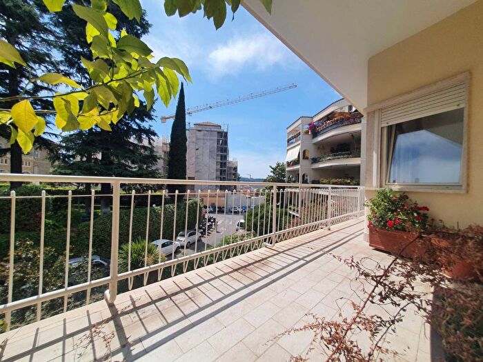 Appartamento con 6 locali in affitto in Via Pietro Paolo Rubens, Parioli, Roma