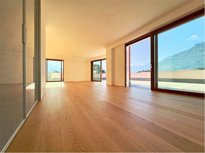 Appartamento con 6 locali in vendita in Rovereto