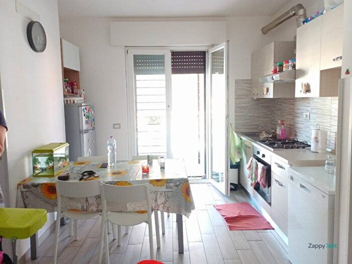 Appartamento trilocale in affitto in Via Realmonte, Borghesiana, Roma
