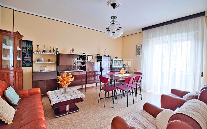 Appartamento trilocale in vendita in Novara