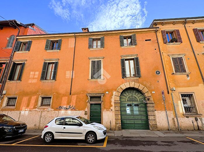 Appartamento bilocale in vendita in Via Mazza, Verona