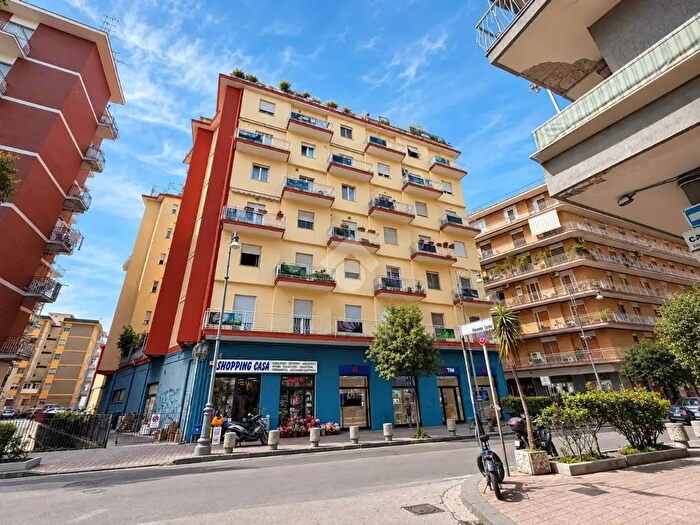 Appartamento quadrilocale in vendita in Via Trento, Salerno