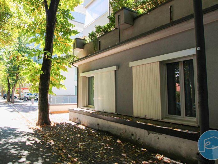 Appartamento trilocale in vendita in Viale Mario Angeloni, Cesenatico Levante, Cesenatico