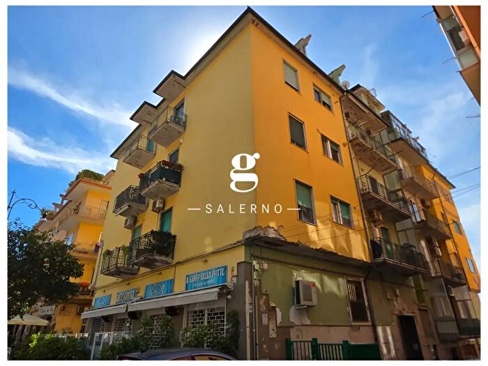 Appartamento quadrilocale in vendita in Traversa Giuseppe Scola, Salerno