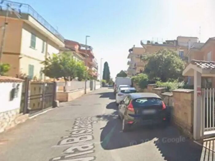 Casa trilocale in vendita in Via Bistagno, Roma