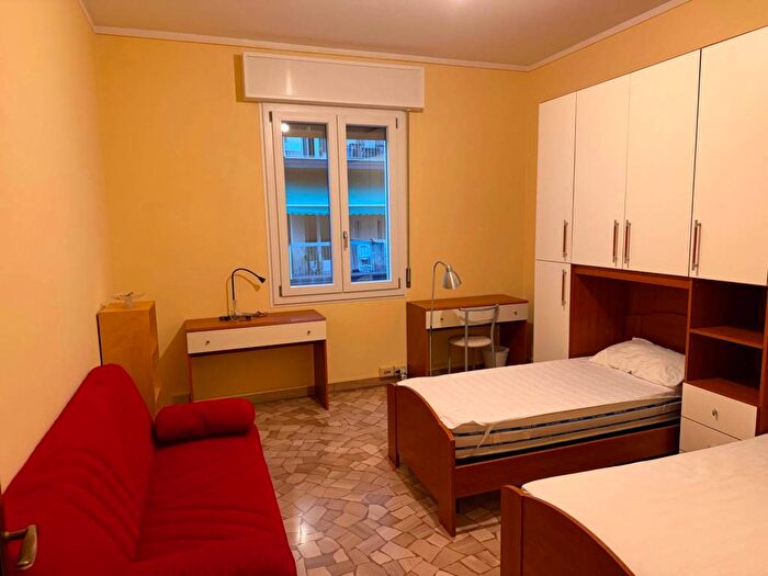 Appartamento trilocale in affitto in Via Mascarella, Irnerio, Bologna