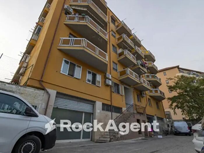 Appartamento quadrilocale in vendita in Viale Cassiodoro, Catanzaro