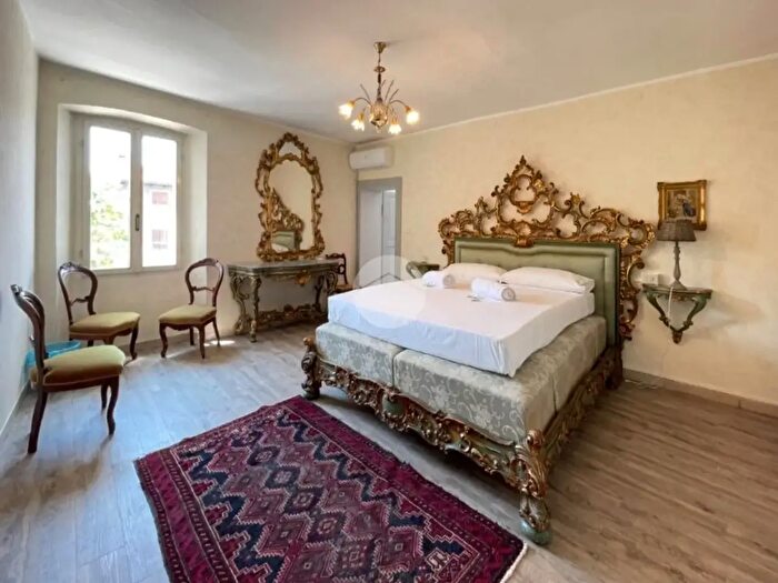 Casa con 6 locali in vendita in Via Manara, Castelnuovo Del Garda