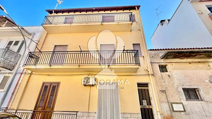 Casa con 9 locali in vendita in Balestrate