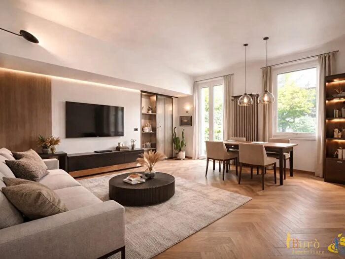 Appartamento trilocale in vendita in Viale Mentana, Parma