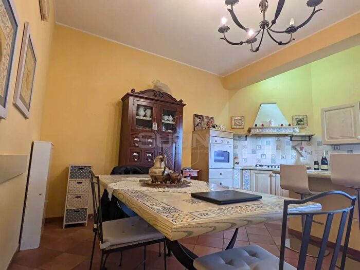 Appartamento con 8 locali in vendita in Viale Vittorio Veneto, Floridia