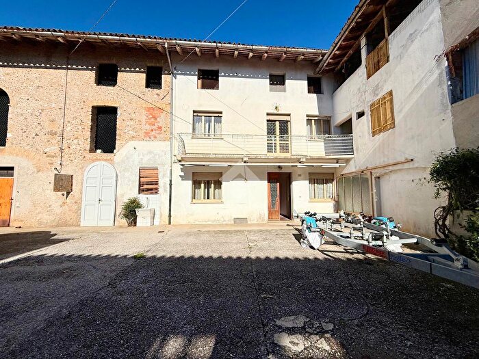 Casa trilocale in vendita in Via Duca dAosta, Mereto Di Tomba