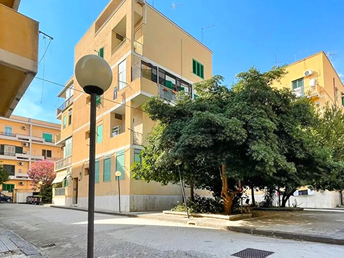 Appartamento trilocale in vendita in Via Giolitti Is d, Messina