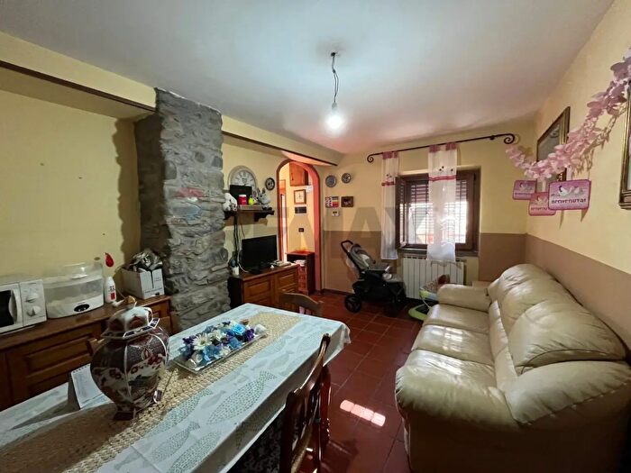 Casa con 5 locali in vendita in Coreglia Antelminelli