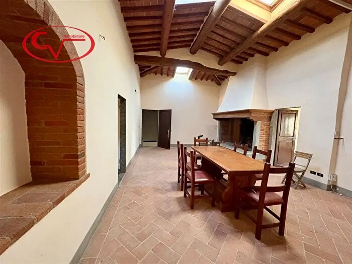 Casa con 14 locali in vendita in Strada Comunale di Piantravigne, Terranuova Bracciolini