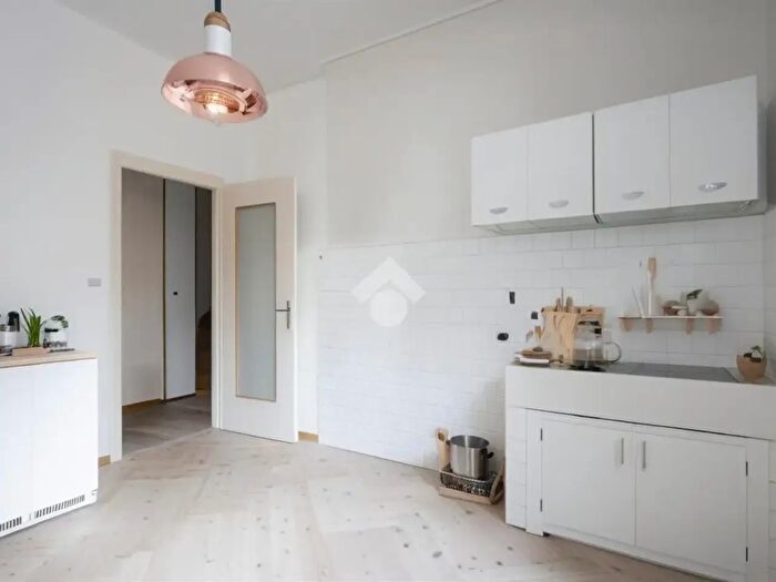 Appartamento trilocale in vendita in Via Pier Luigi Campi, Alessandria