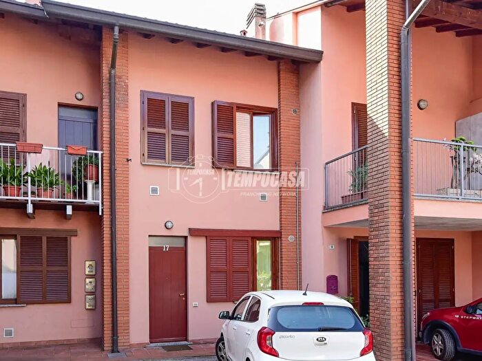 Appartamento bilocale in vendita in Via Ticino, Senna Comasco