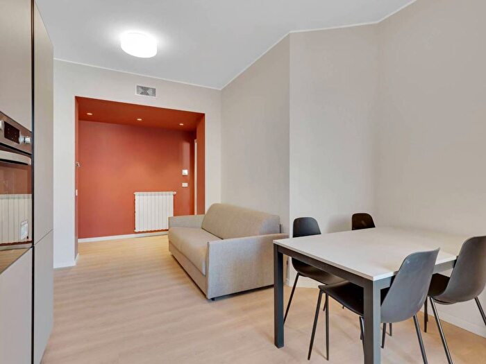 Appartamento bilocale in affitto in Via Ruggero di Lauria, Sempione, Milano