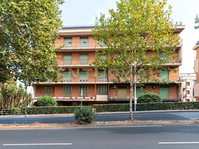 Appartamento con 5 locali in vendita in Viale Andrea Doria, Catania