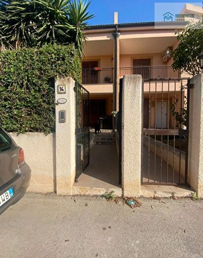 Casa quadrilocale in affitto in Via Vincenzo Bordone Siracusa Sr, Siracusa