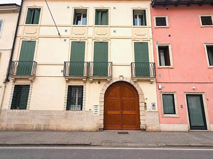 Appartamento con 6 locali in vendita in Borgo Santa Lucia, Vicenza