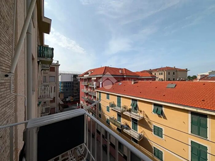 Appartamento trilocale in affitto in Via Eraldo Fico, Sestri Levante