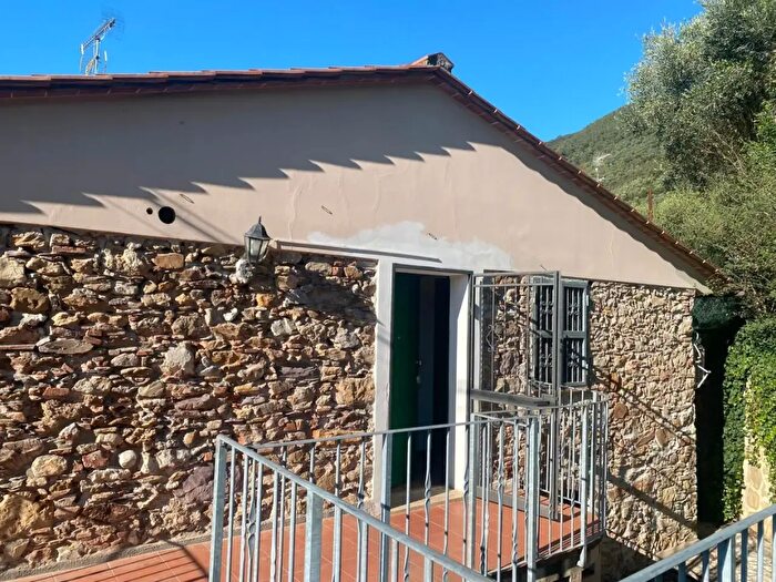 Casa quadrilocale in vendita in San Giuliano Terme
