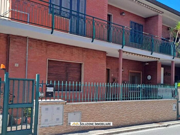 Appartamento trilocale in affitto in Via Trieste, Pavona, Albano Laziale