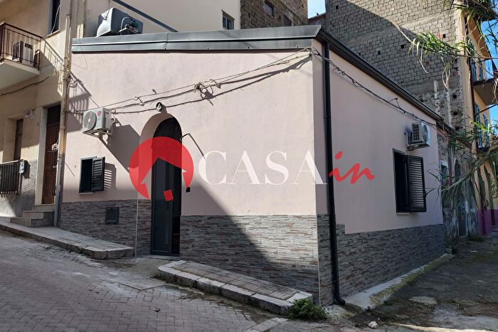 Casa trilocale in vendita in Via Giuseppe Galliano, SantAgata Di Militello