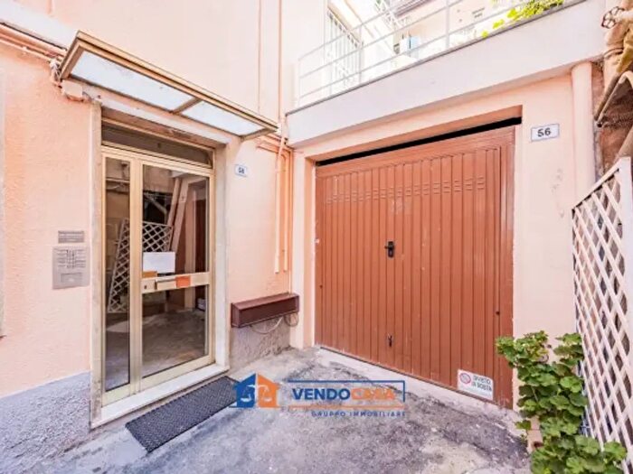 Appartamento trilocale in vendita in Strada Privata Vallarino, Sanremo