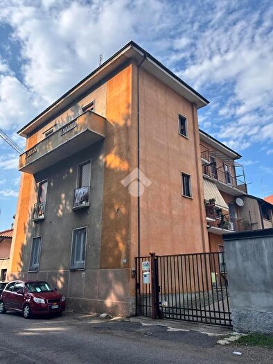 Appartamento trilocale in vendita in Via Praga, Cerro Maggiore