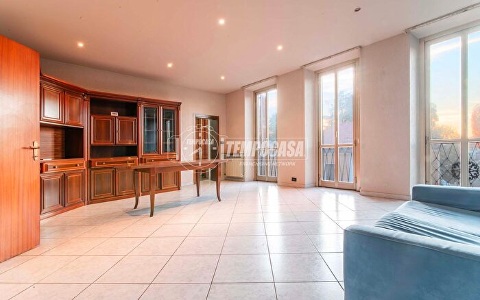 Appartamento quadrilocale in vendita in Via Roma, Gorla Minore