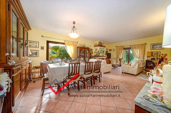 Casa con 5 locali in vendita in Via San Michele, Olbia