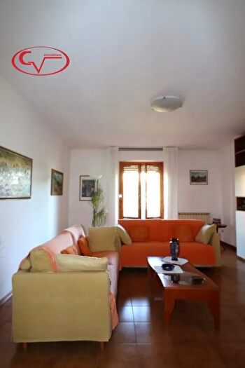 Appartamento con 5 locali in vendita in Viale Armando Diaz, Montevarchi