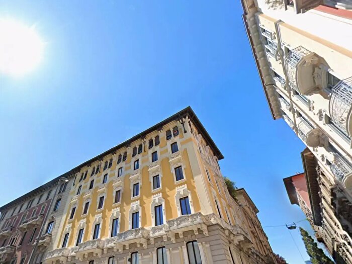 Appartamento con 5 locali in vendita in Via Vincenzo Gioberti, Milano