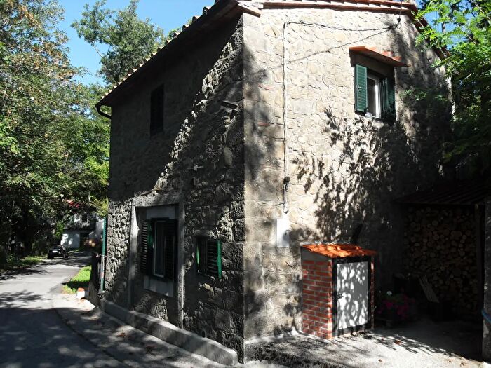 Casa trilocale in vendita in Strada Provinciale Val di Forfora, San Marcello Piteglio