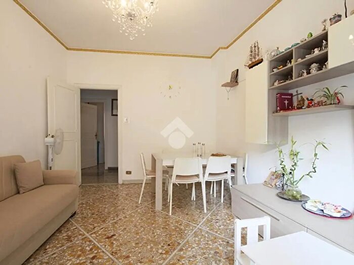 Appartamento trilocale in vendita in Via Pietro Ruga, Roma