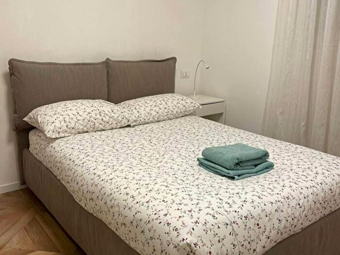 Appartamento trilocale in affitto in Via Giovanni Pezzotti, Pezzotti Meda, Milano