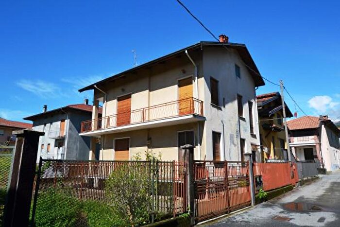 Casa con 6 locali in vendita in Via Arrigo Craveia, Tollegno
