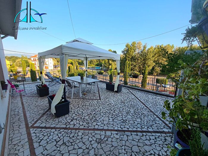 Appartamento con 6 locali in vendita in Via XXIV Maggio, Fara In Sabina