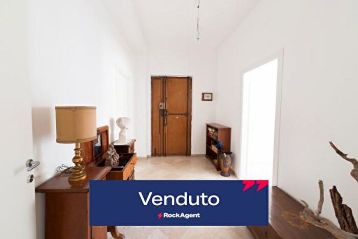 Appartamento con 6 locali in vendita in Via Josemaria Escrivà, Catania