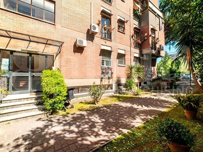 Appartamento bilocale in vendita in Viale Oscar Sinigaglia, Roma