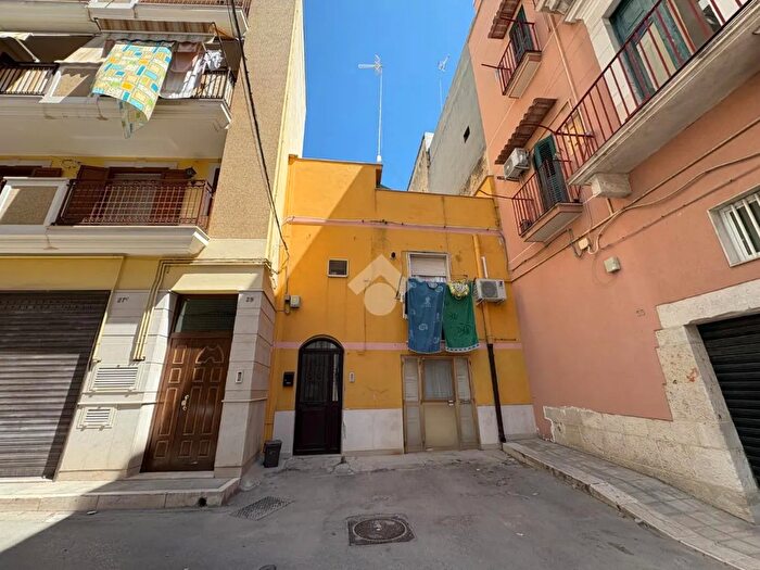 Appartamento trilocale in vendita in Via Goito, Barletta