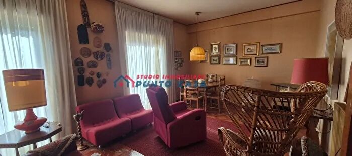 Appartamento con 5 locali in vendita in Via Marconi, Erice