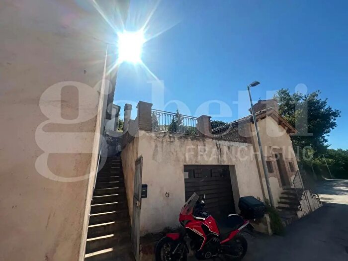 Appartamento trilocale in vendita in Loc Ravignano a, Foligno