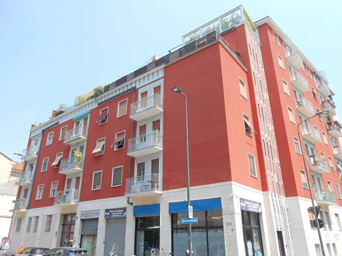 Appartamento trilocale in affitto in Via Caccialepori, San Siro, Milano