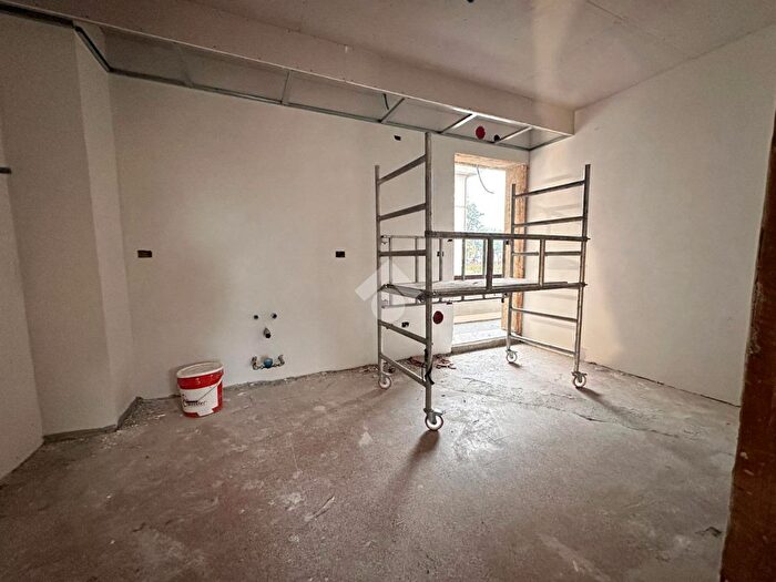 Appartamento trilocale in vendita in Via Ponte Fabbro, Cologne