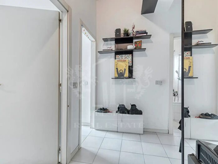 Appartamento trilocale in vendita in Via Libia, Bologna
