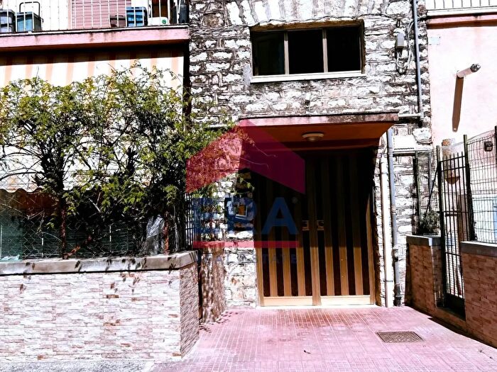 Appartamento quadrilocale in affitto in Via Ugo Foscolo, Trapani