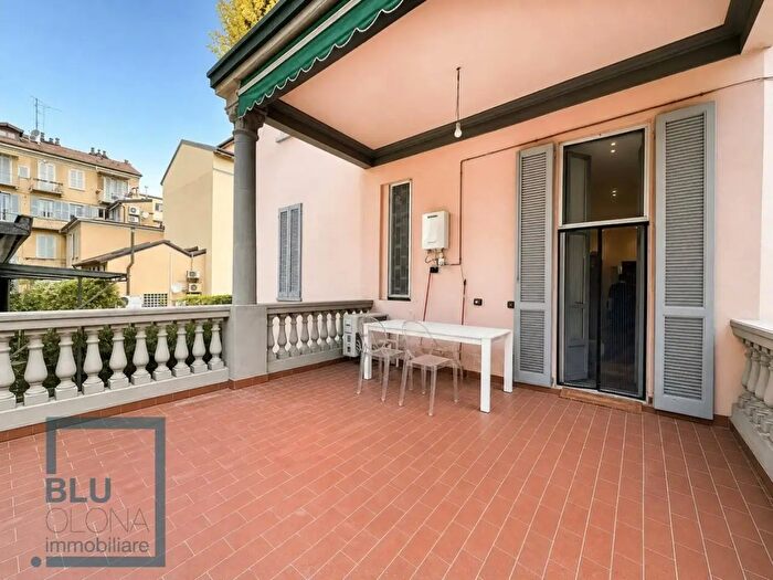 Appartamento trilocale in vendita in Via Carroccio, Milano
